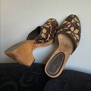 Kenneth Cole clogs perfect for summer!